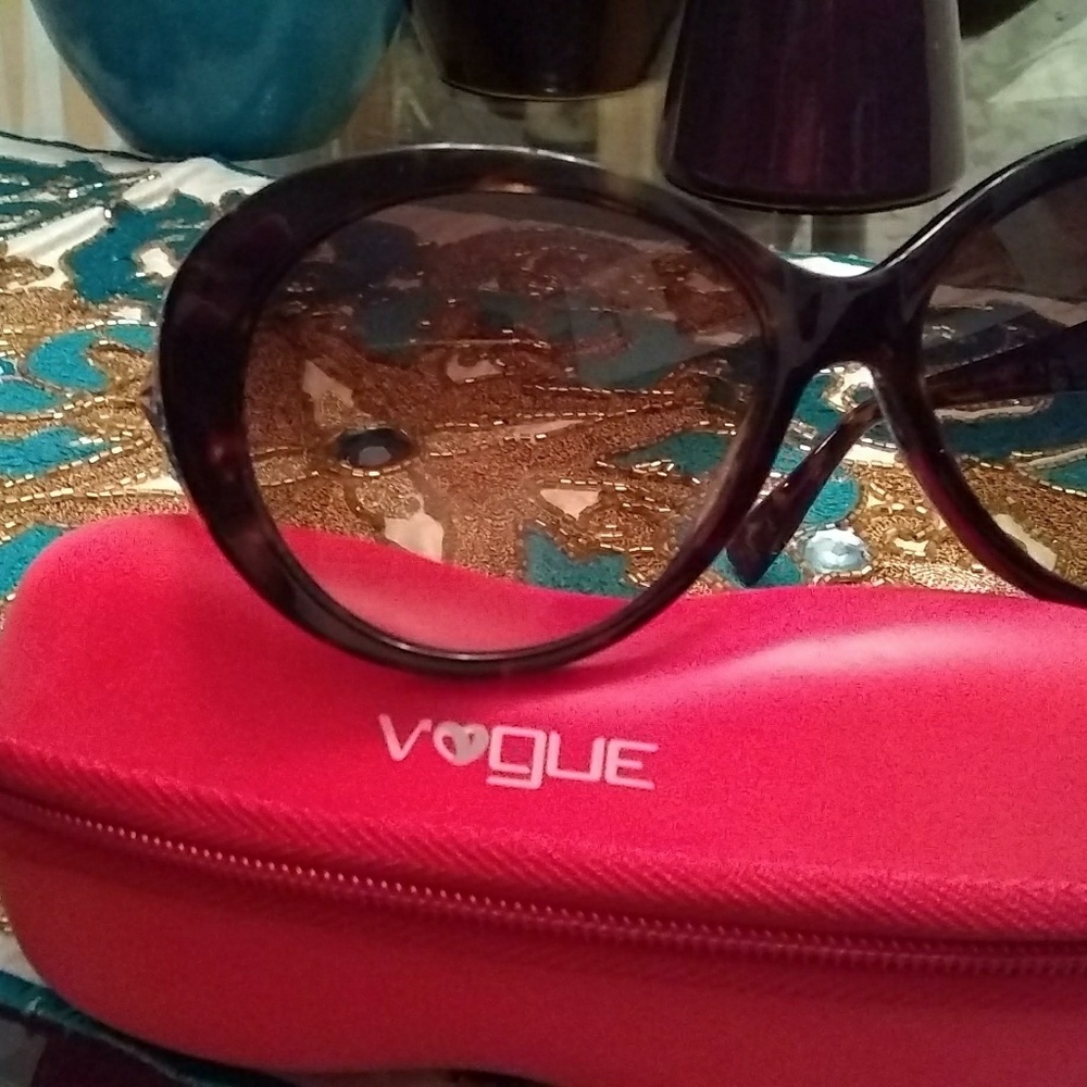 Sunglasses - Picture 2 of 3